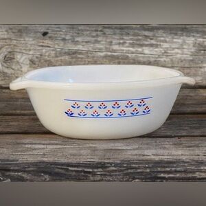 Vintage Pyr-O-Rey Dynaware Red and Blue Floral Pattern Dish 6 x6 inches